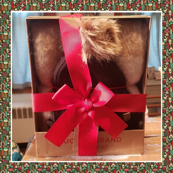 Nwt lucky brand hat and scarf set - Picture 2 of 6